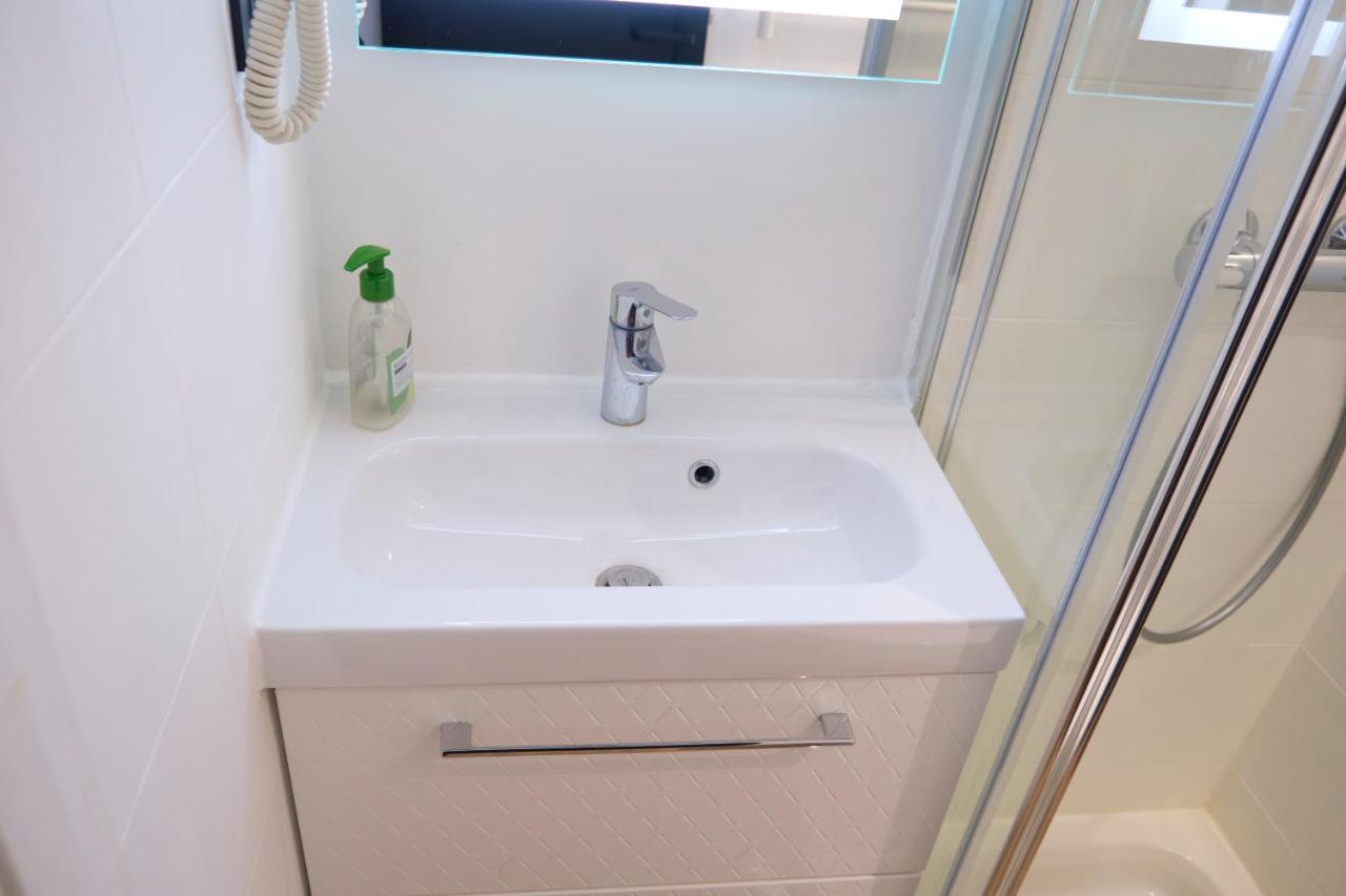 Suite Adamas Lyon Exterior foto